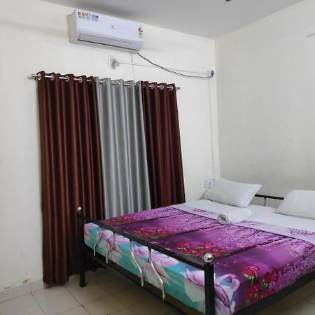 Hotel Silver Space Ernakulam Kültér fotó