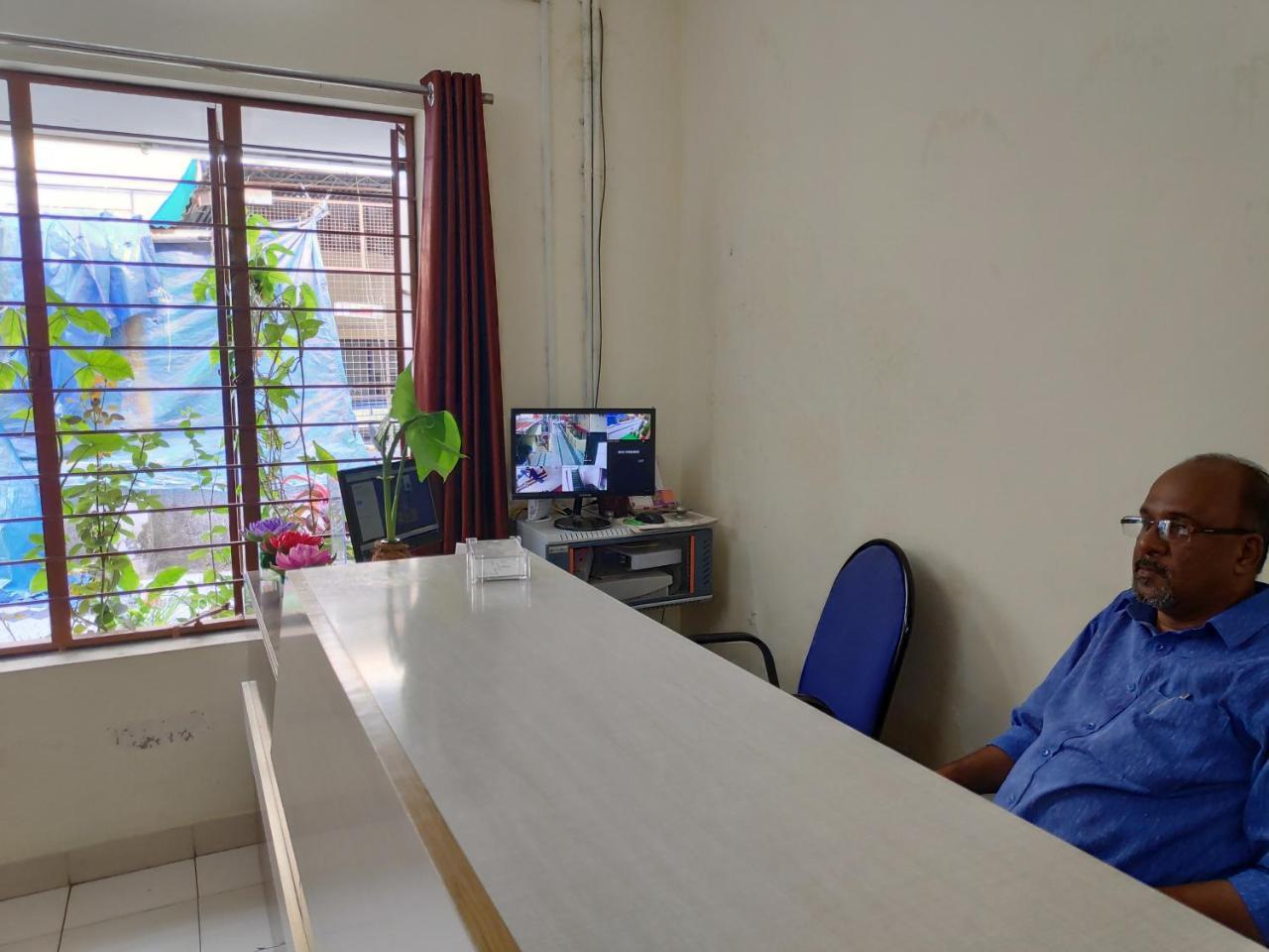 Hotel Silver Space Ernakulam Kültér fotó
