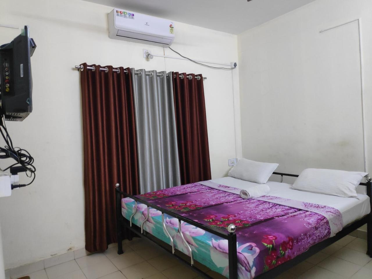 Hotel Silver Space Ernakulam Kültér fotó
