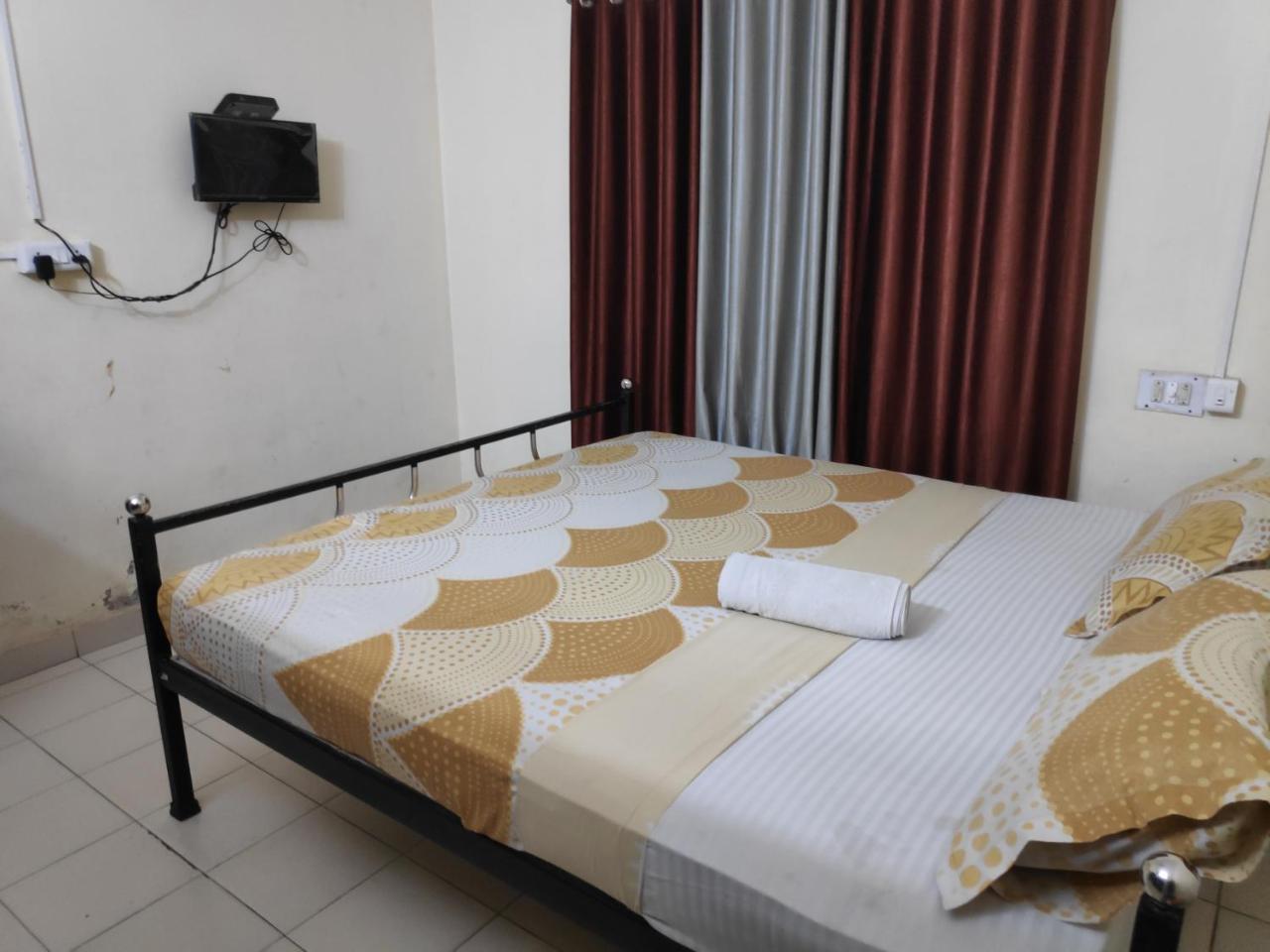Hotel Silver Space Ernakulam Kültér fotó
