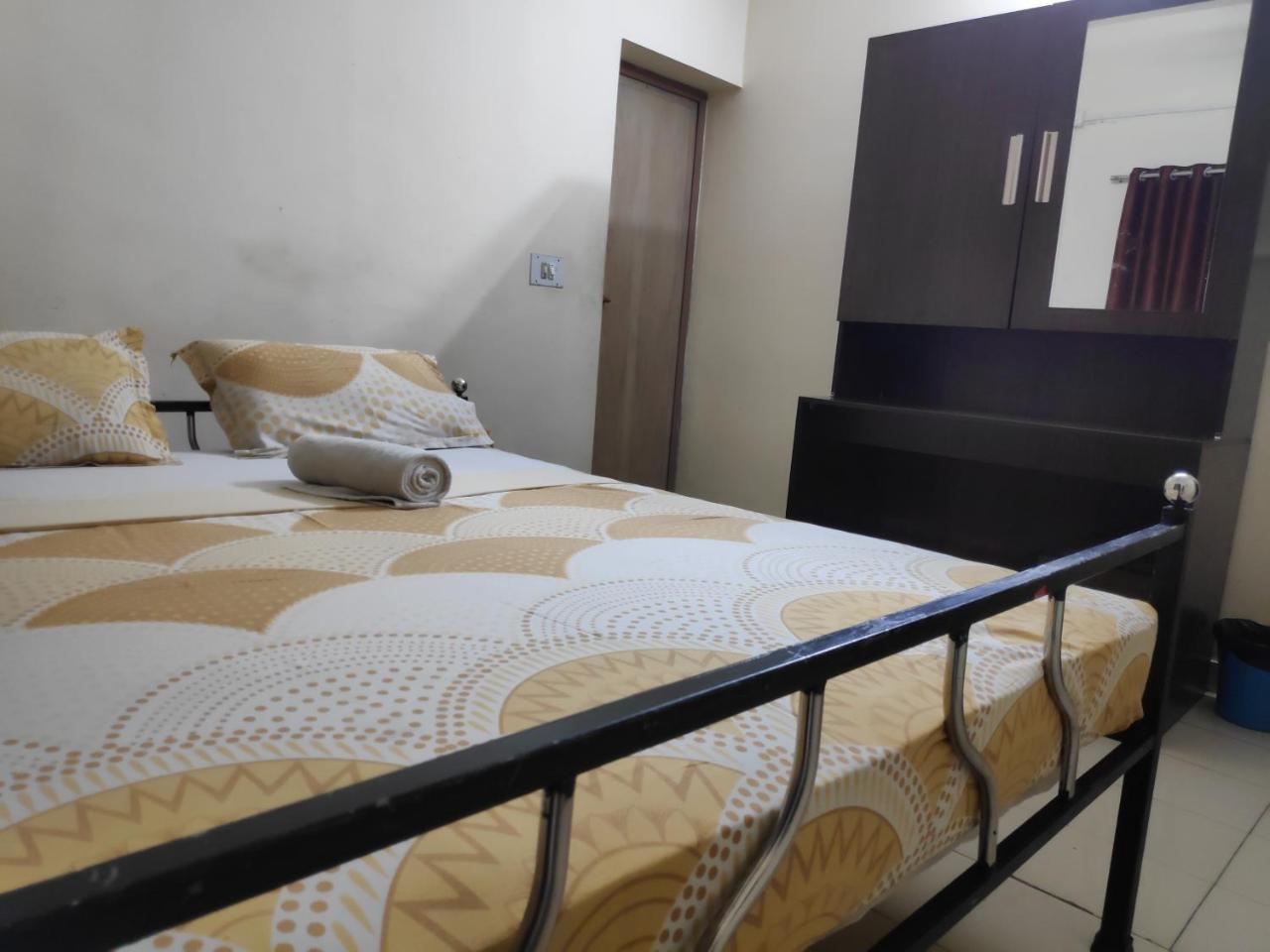 Hotel Silver Space Ernakulam Kültér fotó